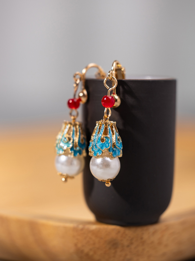 Retro Pearl Earrings Women Classic Minimalist Long Earrings