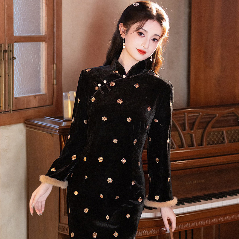 Women-Black-Winter-Cheongsam-Thickened-Velvet-Long-Length-Qipao-1 Velvet Starlight 2