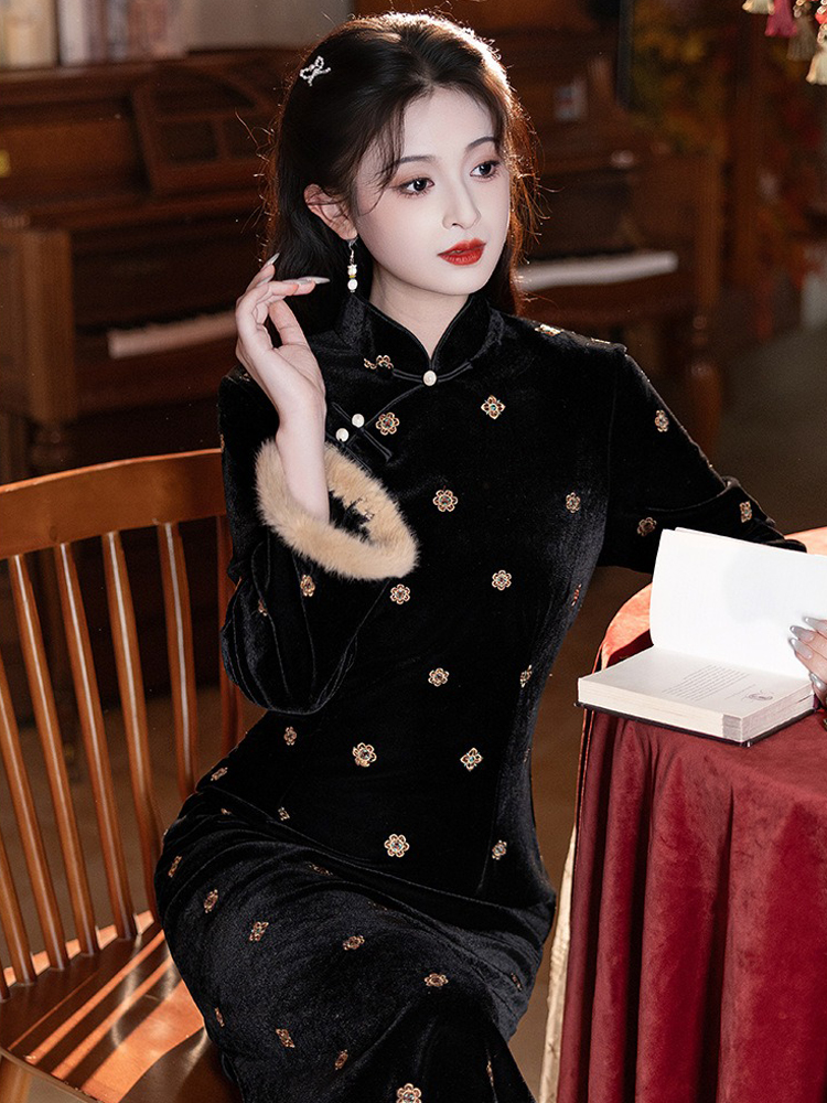 Women Black Winter Cheongsam Thickened Velvet Long-Length Qipao