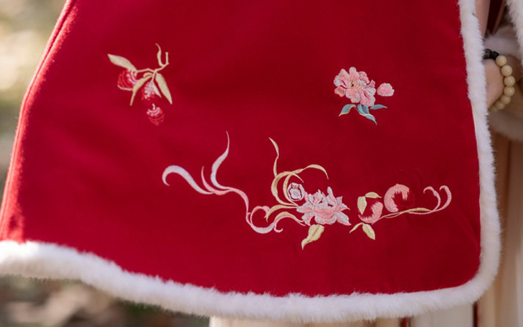 Women Winter Hanfu Short Cape Classic Red Coat