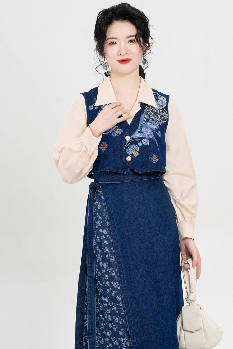 Fashionable Hanfu Short Embroidered Vest with Denim-Inspired Xuanqun