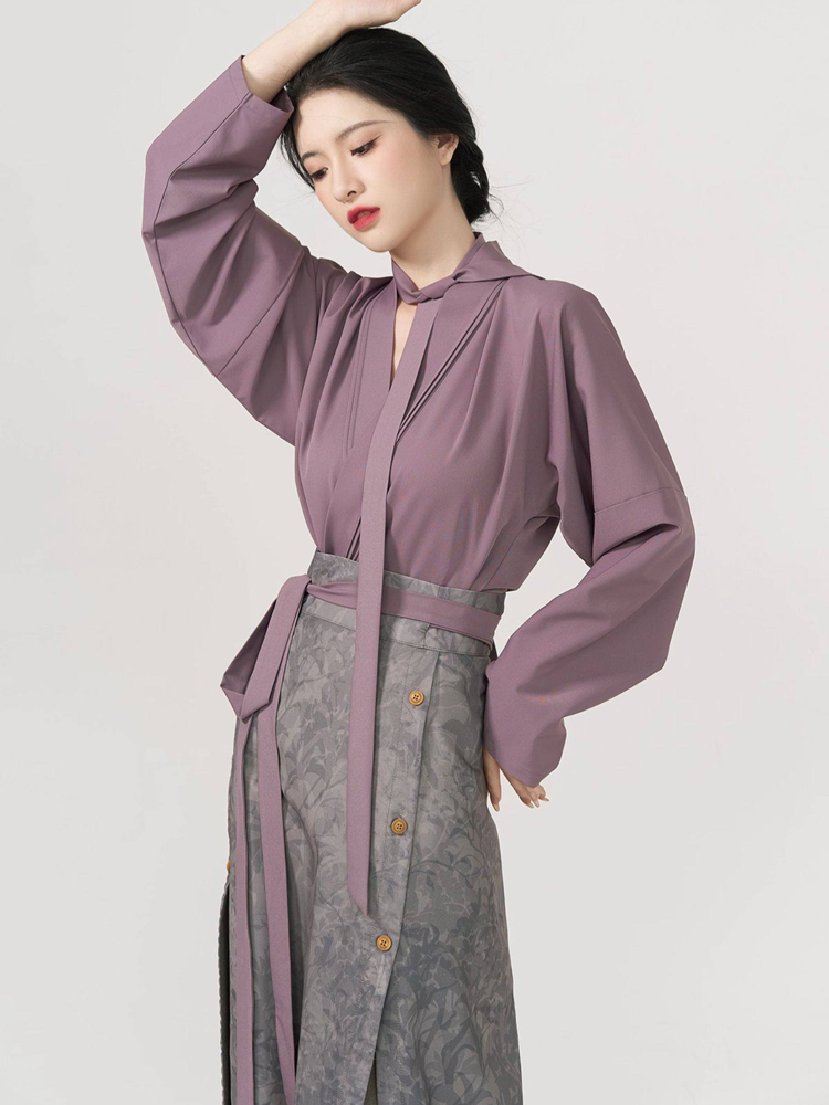Fashionable Womemn Hanfu Commuter Wear: Modernized Song Dynasty Attire