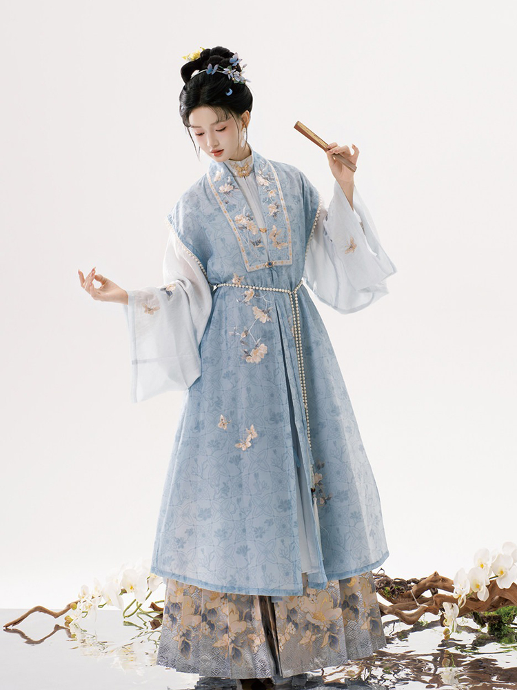 Ming Dynasty Hanfu Set Long Bijia Elegant Mamian Qun