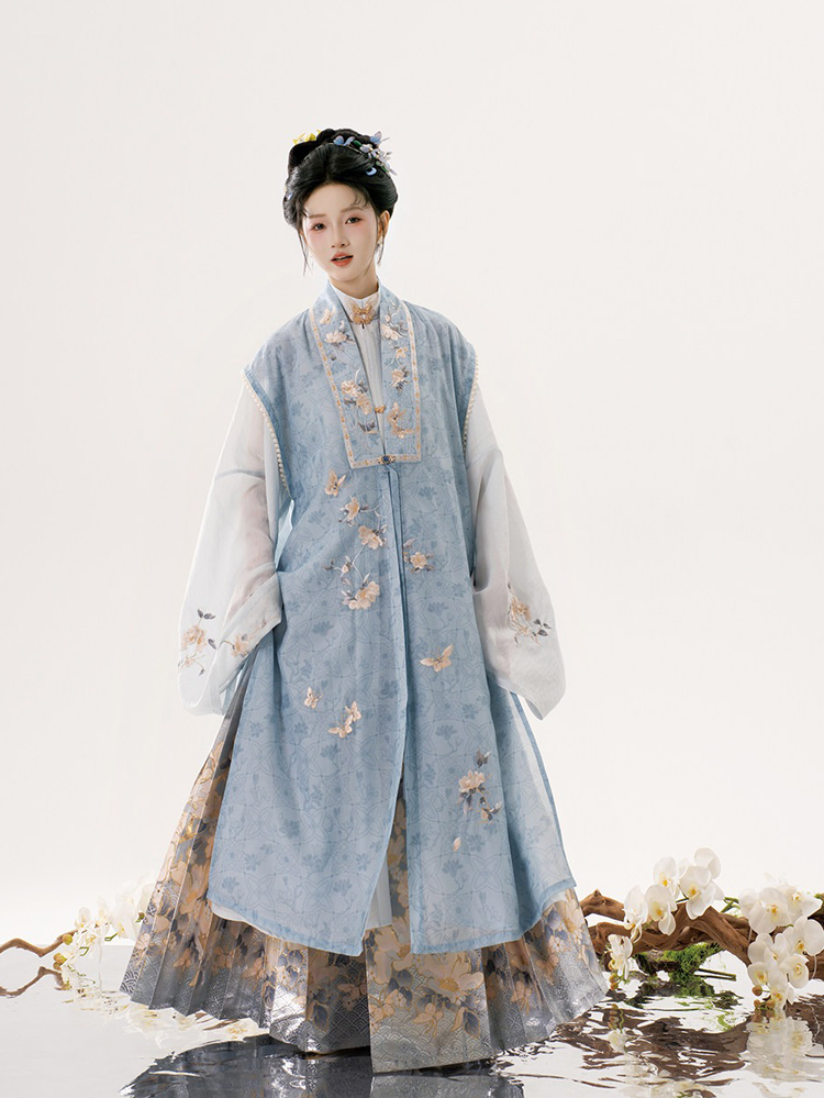 Ming Dynasty Hanfu Set Long Bijia Elegant Mamian Qun