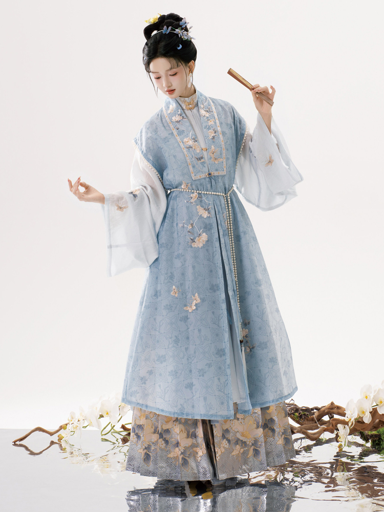 Ming Dynasty Hanfu Set Long Bijia Elegant Mamian Qun