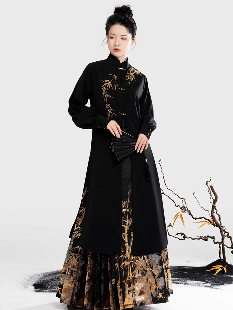 Ming Dynasty Style Hanfu Stand-Up Collar Coat with Embroidered Gold-Threaded Mamianqun Set