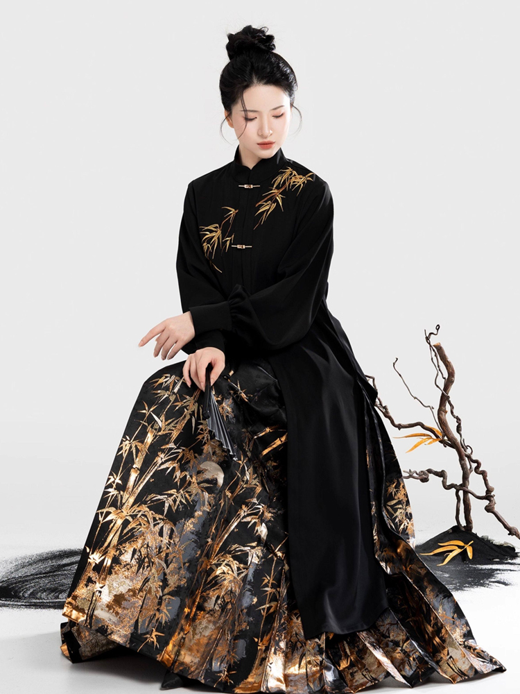 Ming Dynasty Style Hanfu Stand-Up Collar Coat with Embroidered Gold-Threaded Mamianqun Set