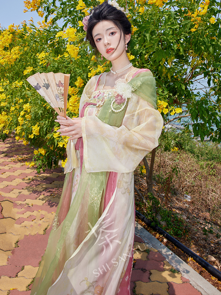 Women's Pink Qixiong Shanqun Tang Dynasty Embroidered Hanfu Duijin Shirt