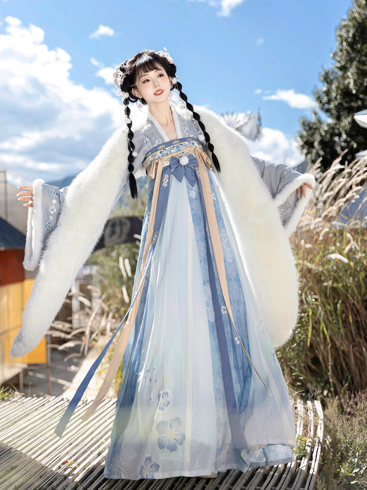 Women's Tang Dynasty Hanfu Winter Thickened Qixiong Shanqun with Shawl