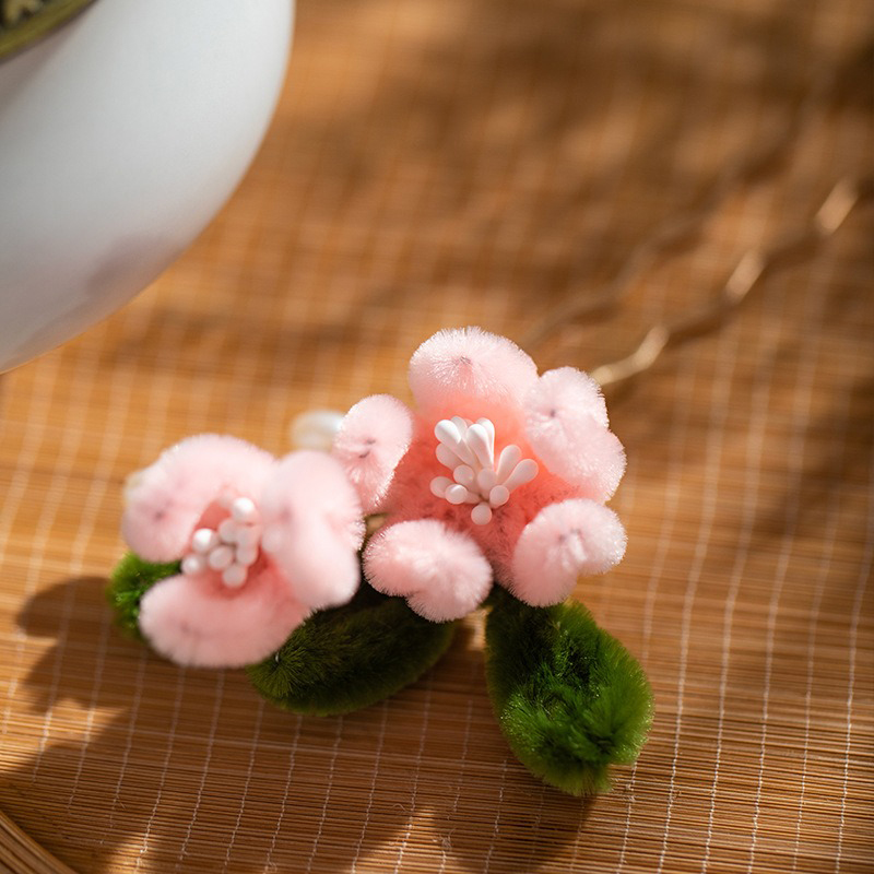 Fuzzy-Hair-Accessories-for-Winter-Pink-Hanfu-Outfits-1 Fuzzy Hair Accessories for Winter Pink Hanfu Outfits