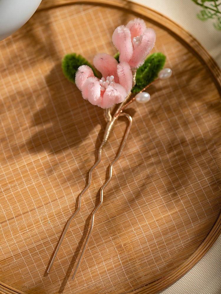 Fuzzy Hair Accessories for Winter Pink Hanfu Outfits