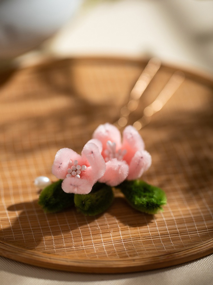 Fuzzy Hair Accessories for Winter Pink Hanfu Outfits