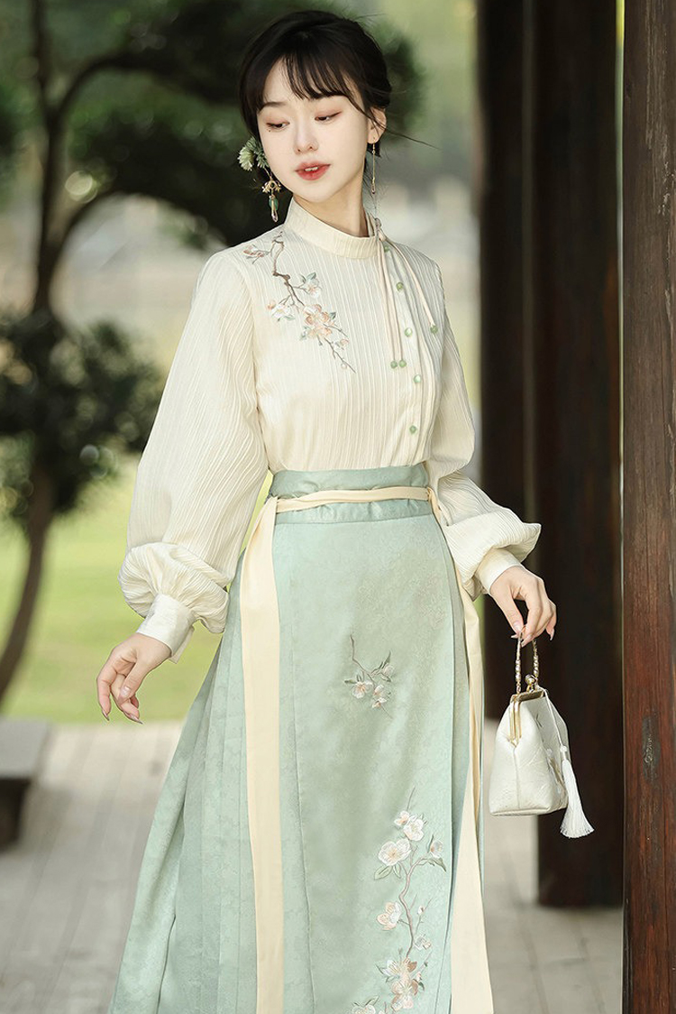 Spring Women Hanfu New Chinese Style Daily Hanfu Set with Mamian Qun