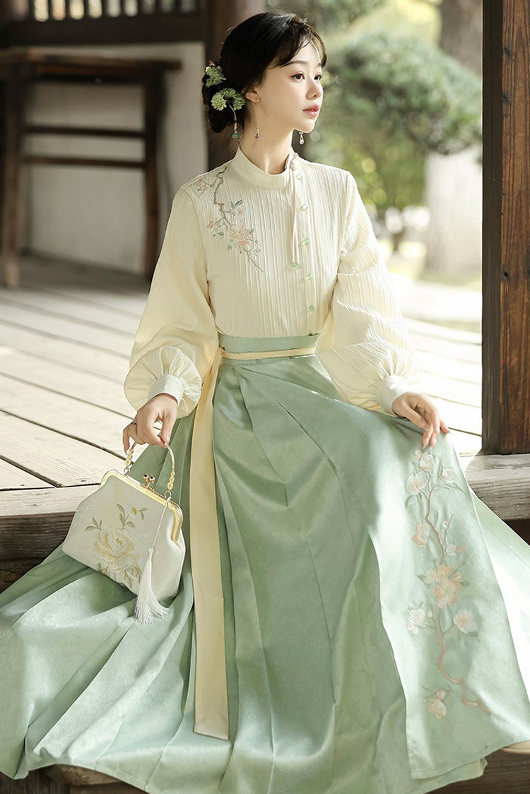 Spring Women Hanfu New Chinese Style Daily Hanfu Set with Mamian Qun