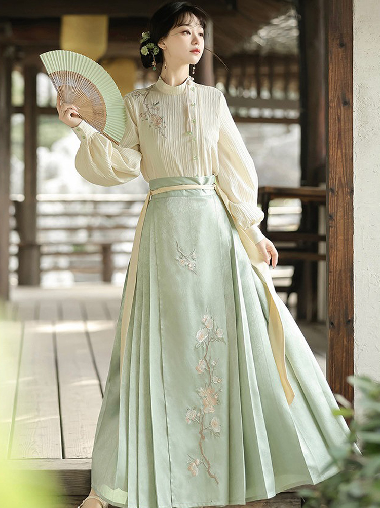 Spring Women Hanfu New Chinese Style Daily Hanfu Set with Mamian Qun