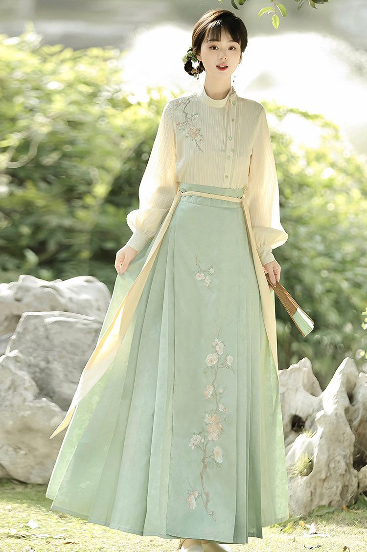 Spring Women Hanfu New Chinese Style Daily Hanfu Set with Mamian Qun