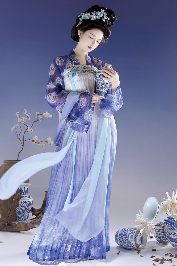 Tang Dynasty Inspired Women's Qixiong Ruqun Blue-and-White Porcelain Style Ethereal Ensemble