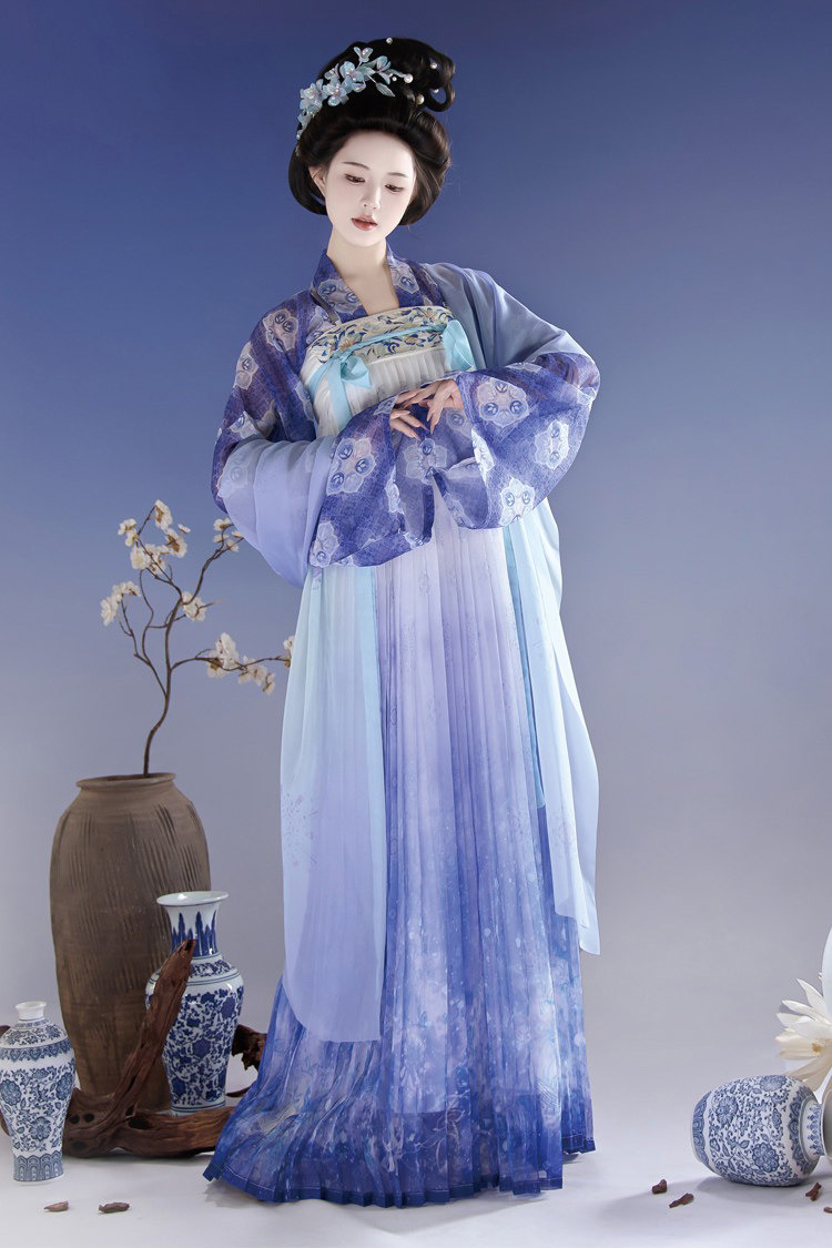 Tang Dynasty Inspired Women's Qixiong Ruqun Blue-and-White Porcelain Style Ethereal Ensemble
