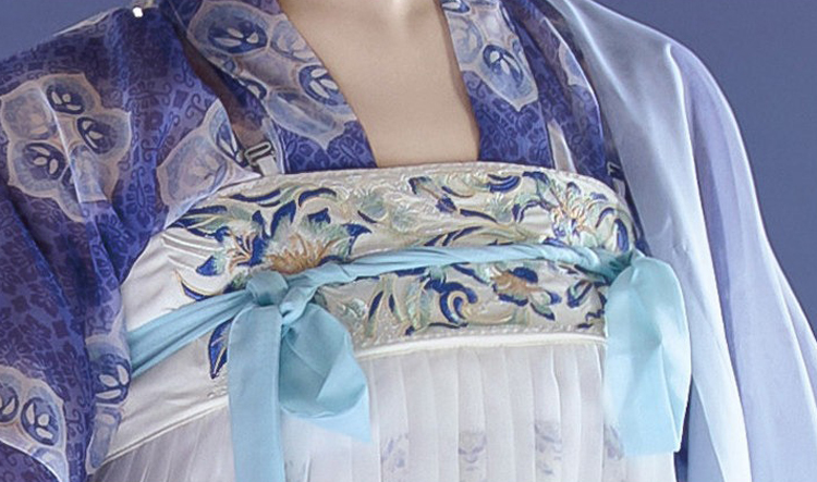 Tang Dynasty Inspired Women's Qixiong Ruqun Blue-and-White Porcelain Style Ethereal Ensemble