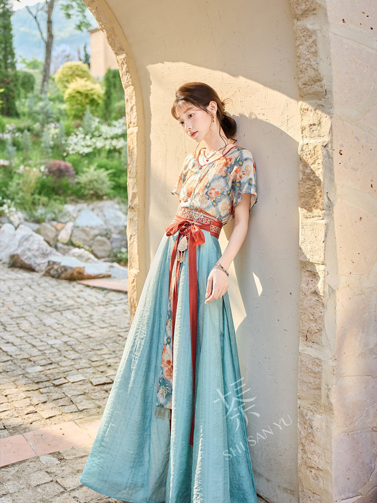 Tang Dynasty Style Women Hanfu Set in Tencel Fabric for Casual Daily Wear