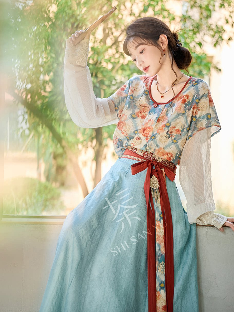 Tang Dynasty Style Women Hanfu Set in Tencel Fabric for Casual Daily Wear