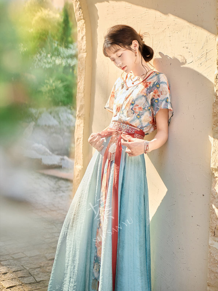 Tang Dynasty Style Women Hanfu Set in Tencel Fabric for Casual Daily Wear