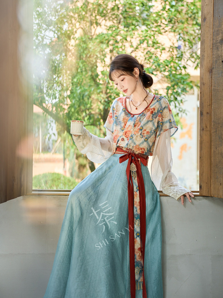 Tang Dynasty Style Women Hanfu Set in Tencel Fabric for Casual Daily Wear