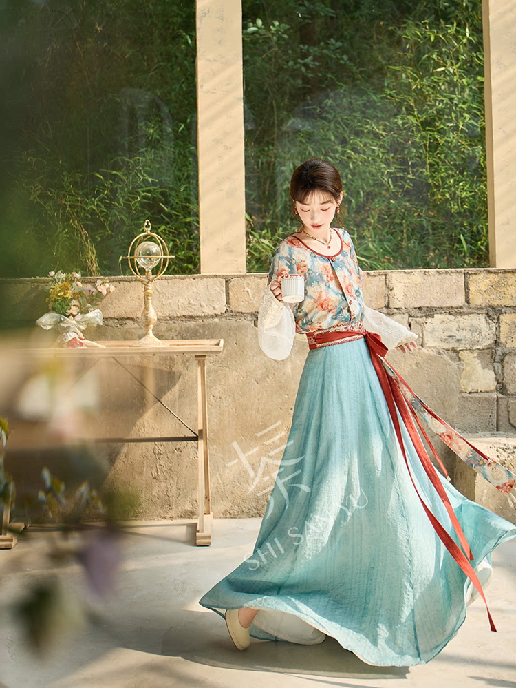 Tang Dynasty Style Women Hanfu Set in Tencel Fabric for Casual Daily Wear
