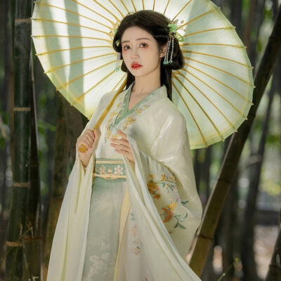 Wei-Jin Style Women Hanfu Set in Beige Qiyao Ruqun for Spring