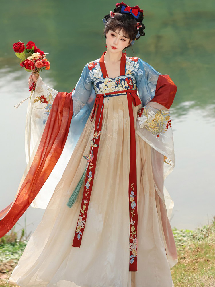 Charming Summer Style Tang Dynasty Qixiong Shanqun Hanfu for Women