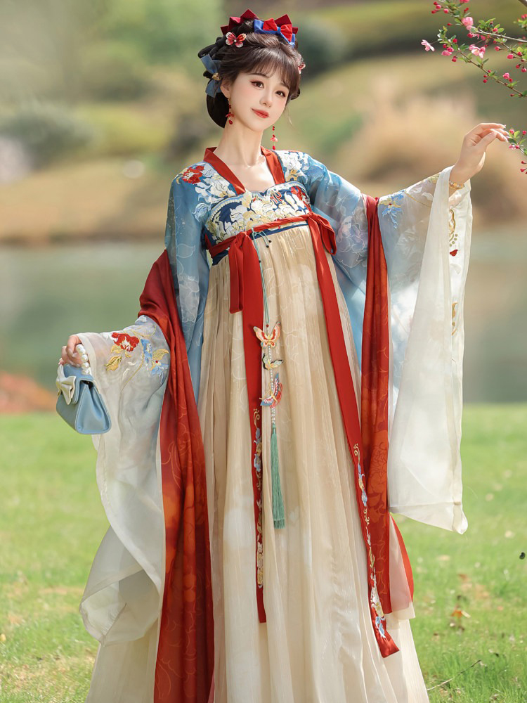 Charming Summer Style Tang Dynasty Qixiong Shanqun Hanfu for Women