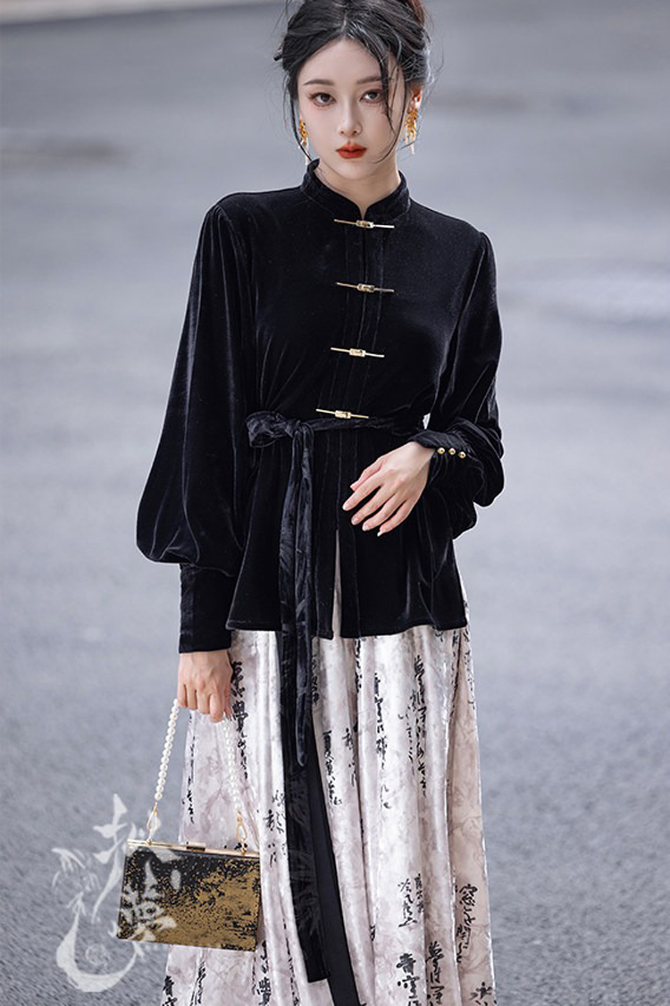 Fashiona Hanfu with Traditional Calligraphy Elements Women Streetwear New Trend