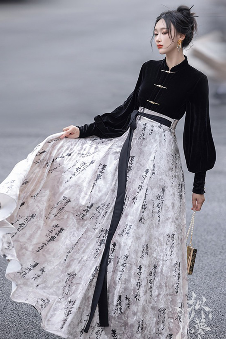 Fashiona Hanfu with Traditional Calligraphy Elements Women Streetwear New Trend