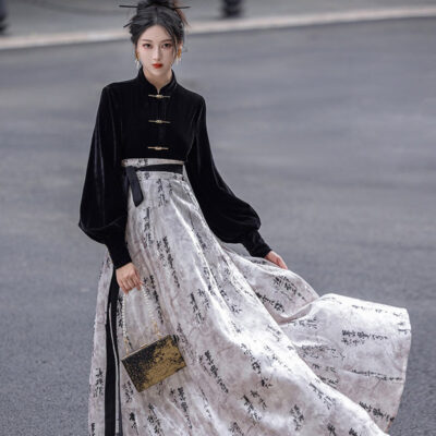 Fashiona Hanfu with Traditional Calligraphy Elements Women Streetwear New Trend