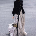 Fashiona Hanfu with Traditional Calligraphy Elements Women Streetwear New Trend