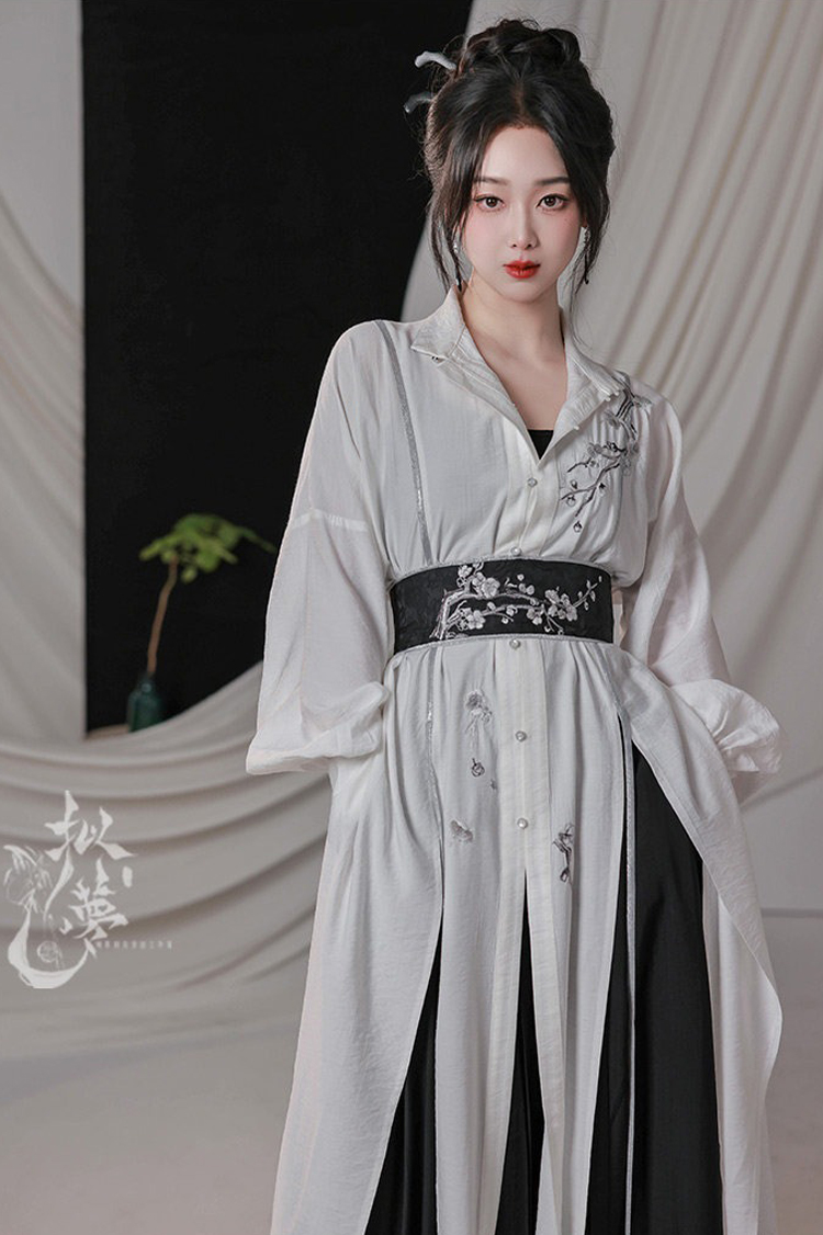 Fashionable Women Hanfu Inspired Outfit Songku for Spring