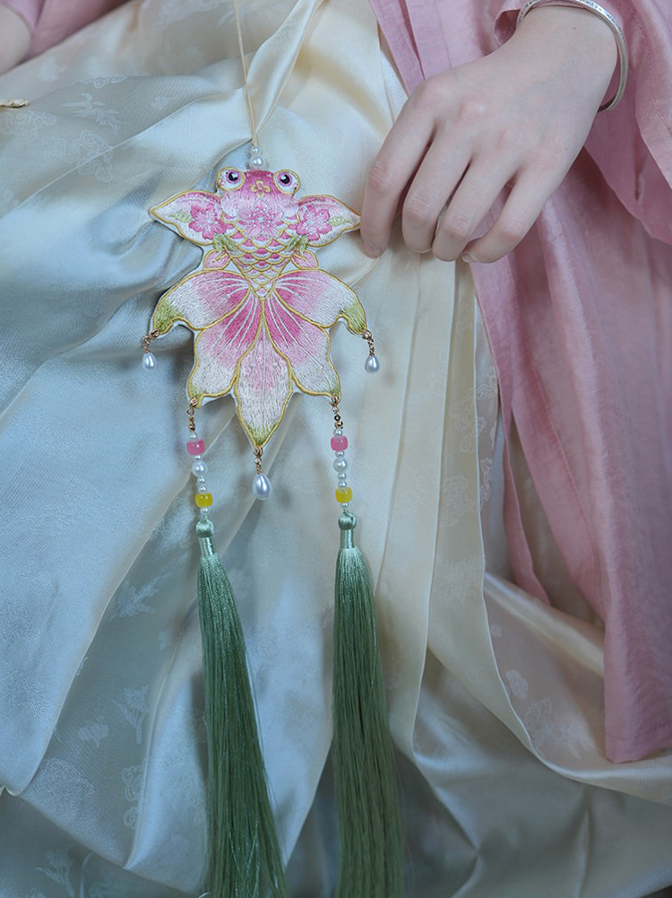 Hanfu Goldfish Pendant with Double-Sided Contrasting Embroidery Classic Accessories