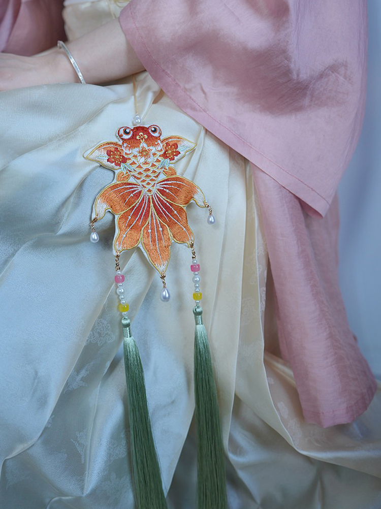 Hanfu Goldfish Pendant with Double-Sided Contrasting Embroidery Classic Accessories