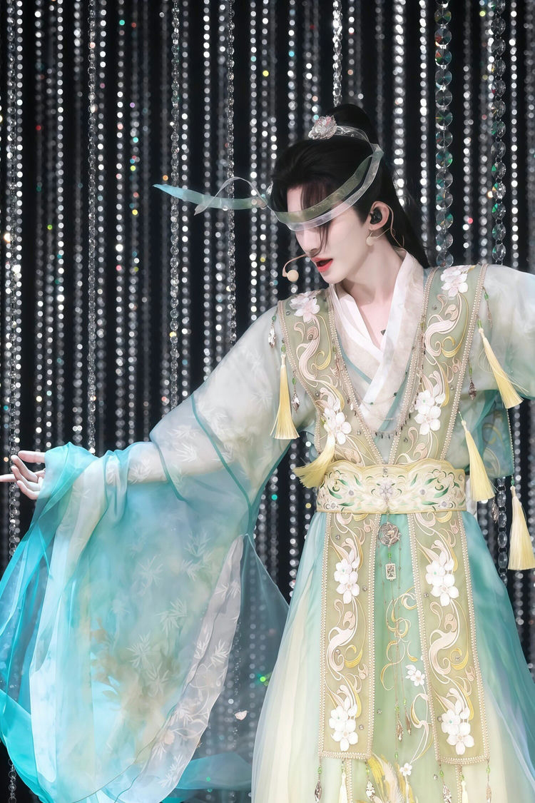 Martial Arts Couple Costumes Drama Xianxia Gorgeous Hanfu Embroidered Sets