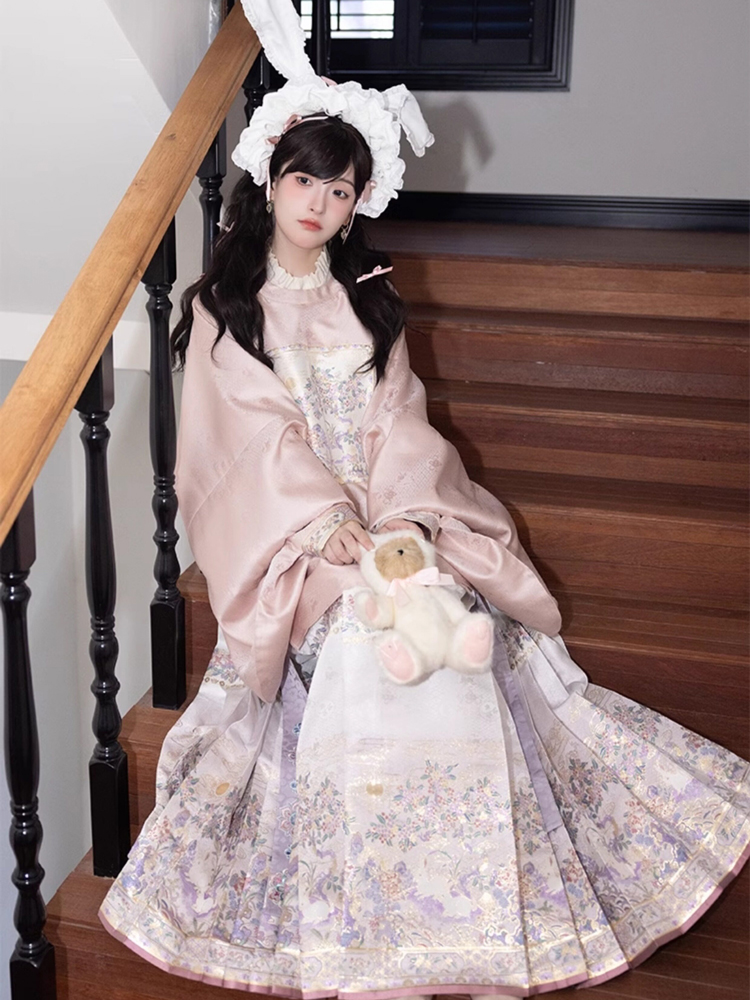 Ming Dynasty Women Hanfu Set Round-Neck Aoqun Set