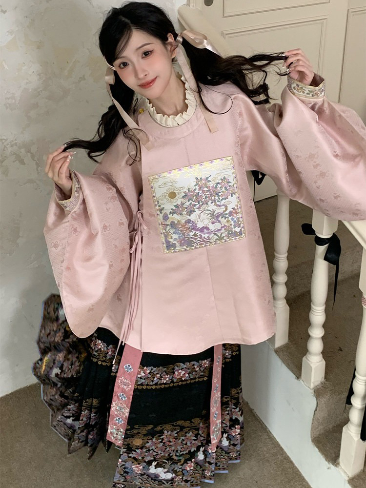 Ming Dynasty Women Hanfu Set Round-Neck Aoqun Set