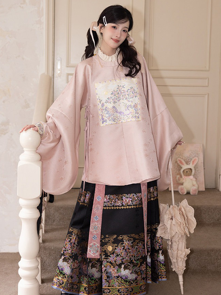 Ming Dynasty Women Hanfu Set Round-Neck Aoqun Set