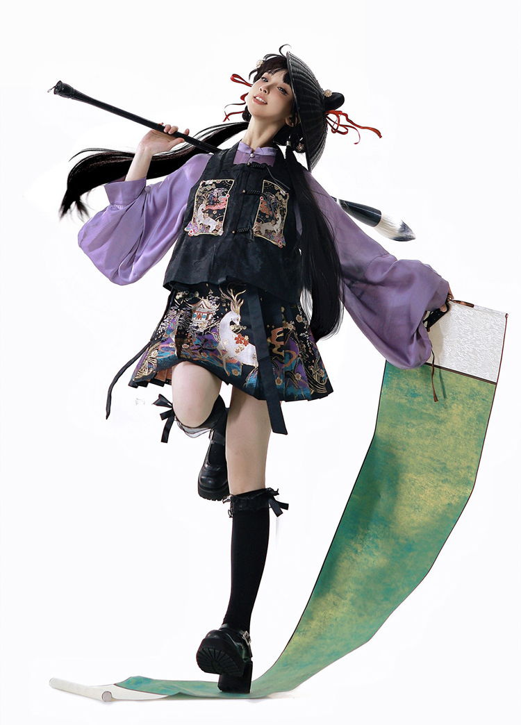 Modern Woman Ming Dynasty Style Short Hanfu Mamian Qun