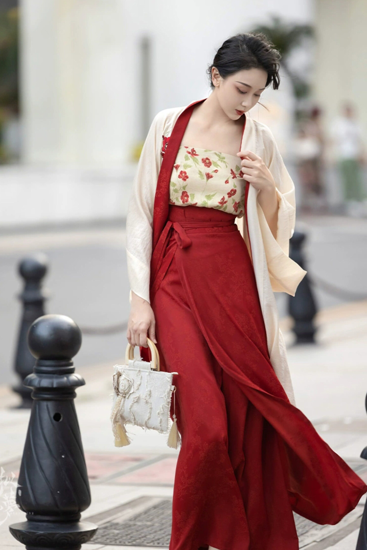 Song Dynasty Women Hanfu Red Summer Street Style