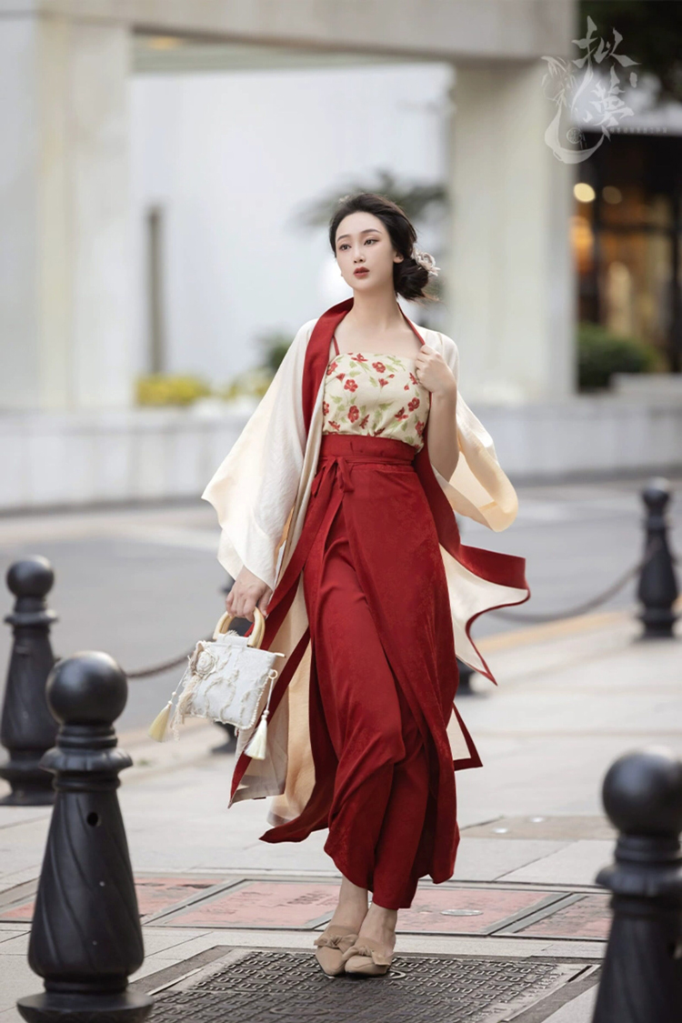 Song Dynasty Women Hanfu Red Summer Street Style
