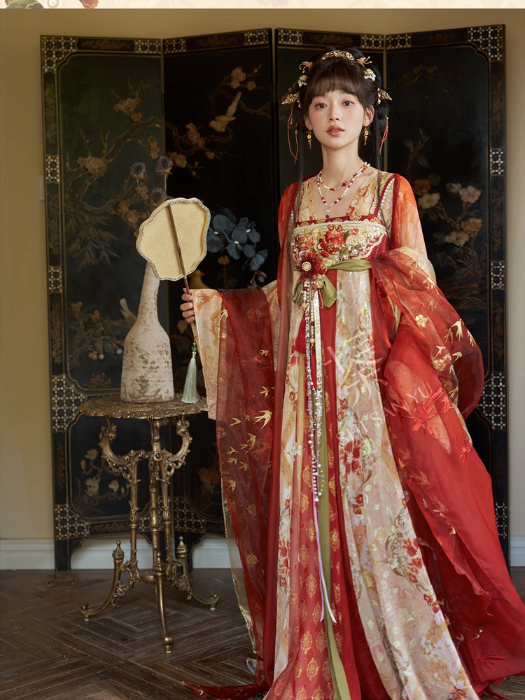 Tang Dynasty Women High-End Red Hanfu Qixiong Shanqun