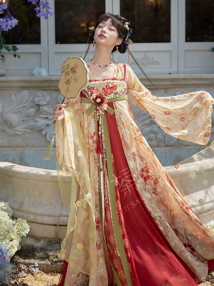 Tang Dynasty Women High-End Red Hanfu Qixiong Shanqun
