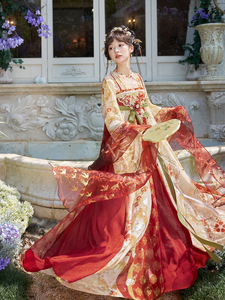 Tang Dynasty Women High-End Red Hanfu Qixiong Shanqun