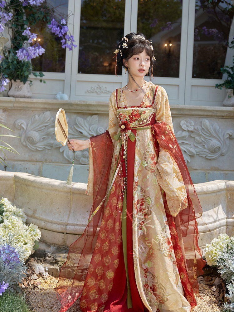 Tang Dynasty Women High-End Red Hanfu Qixiong Shanqun