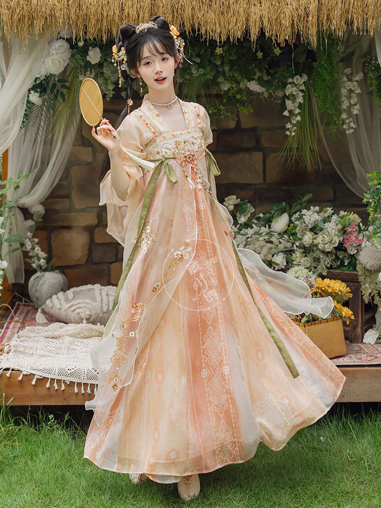Tang Style Teenage Girl Qixiong Shanqun Modern Take on Traditional Chinese Summer Hanfu